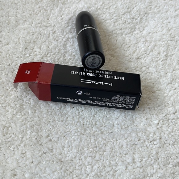 MAC Cosmetics Chili lipstick - Picture 2 of 3